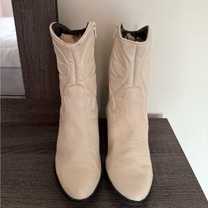 Wild Fable Cream Heeled Boots